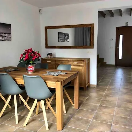 Dom wakacyjny Almahome *